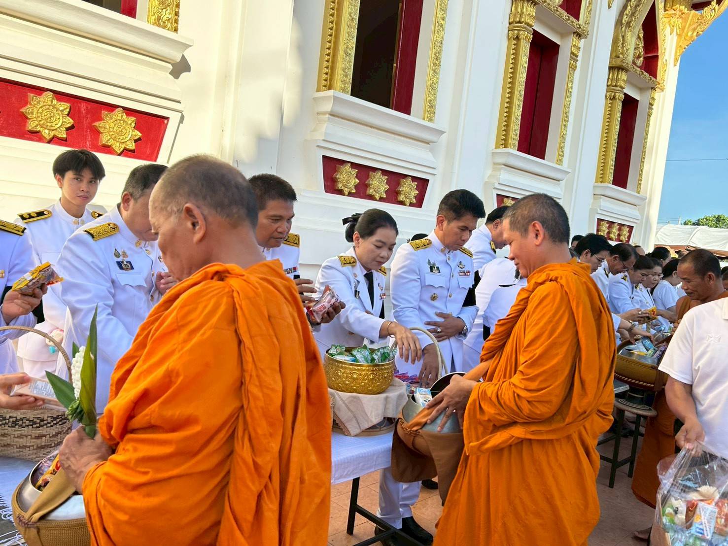 title - ส.ป.ก.ยโสธร ร่วมงานพิธีทางศาสนา ถวายเป็นพระกุศล แด่สมเด็จพระเจ้าลูกเธอ  เจ้าฟ้าพัชรกิติยาภา นเรนทิราเทพยวดี กรมหลวงราชริณีสิริพัชร มหาวัชราชธิดา  ในวาระครบ 15 วัน (ปัณรสมวาร) ณ พระอุโบสถ วัดศรีธรรมมาราม (พระอารามหลวง)